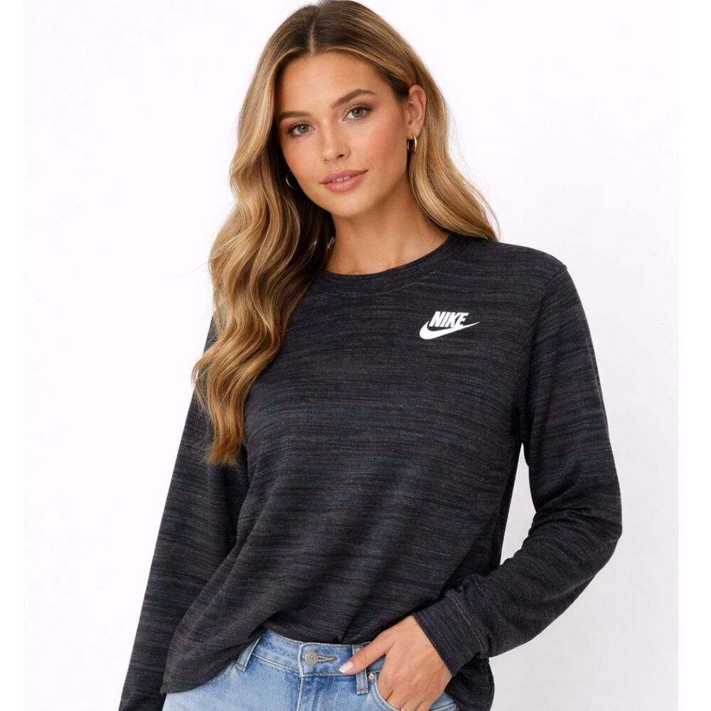 Nike Sweatshirt Women's Size Small Gray Cozy Athleisure Performance 854953-010
